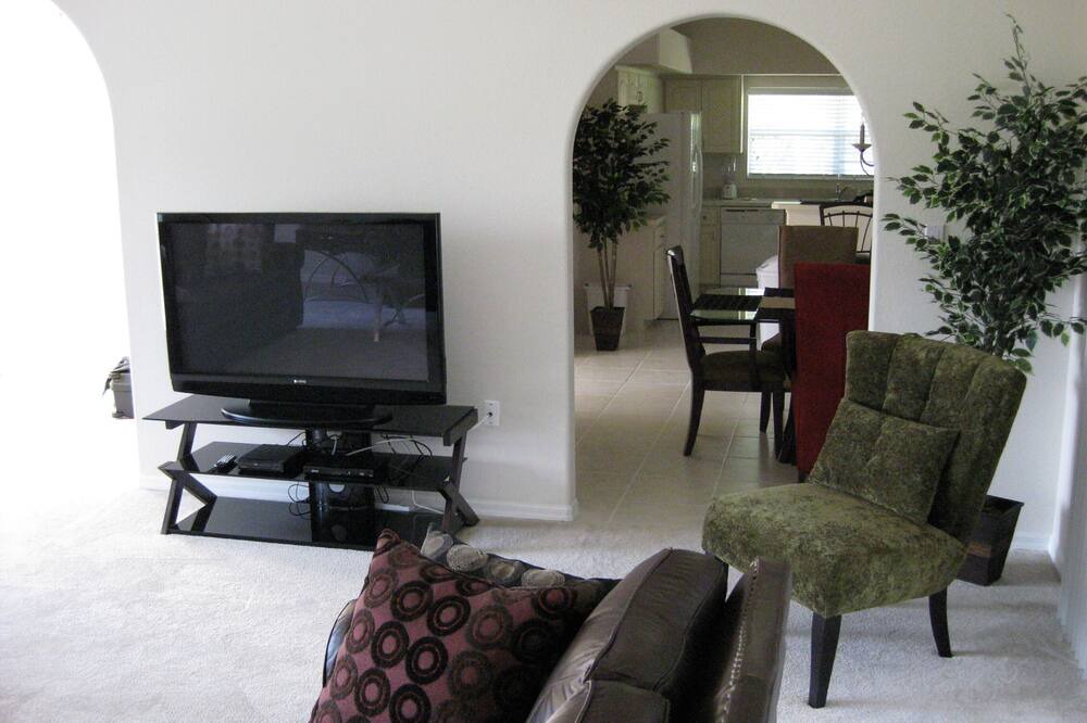 Photo of Livingroom in Pine Valley