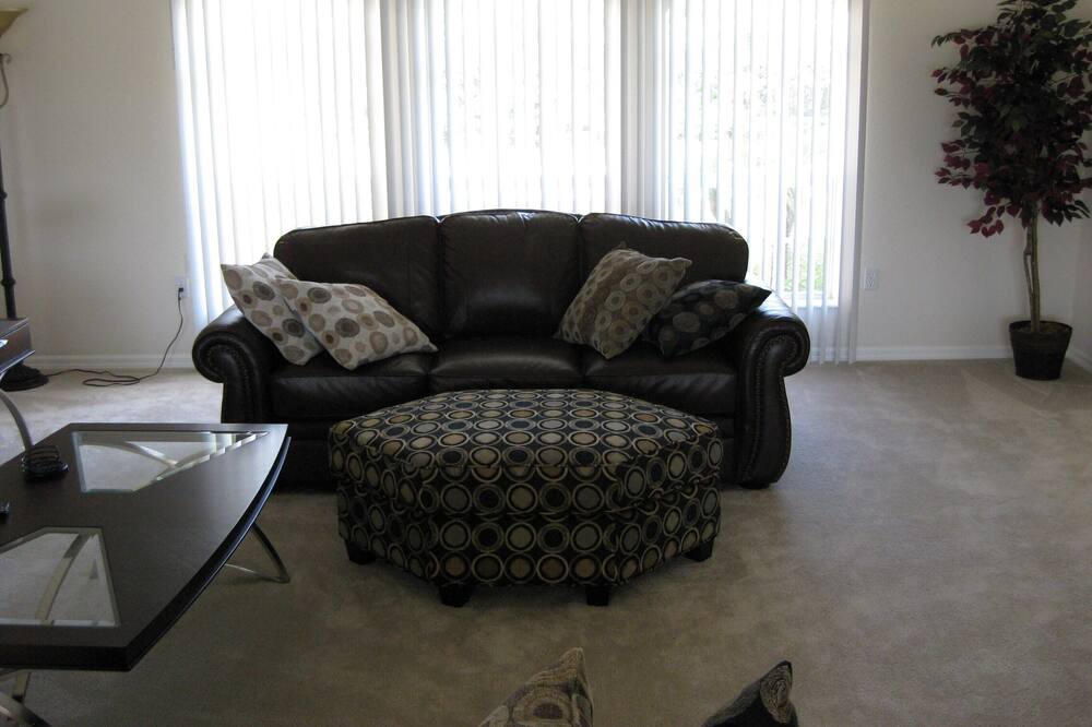 Photo of Livingroom in Pine Valley