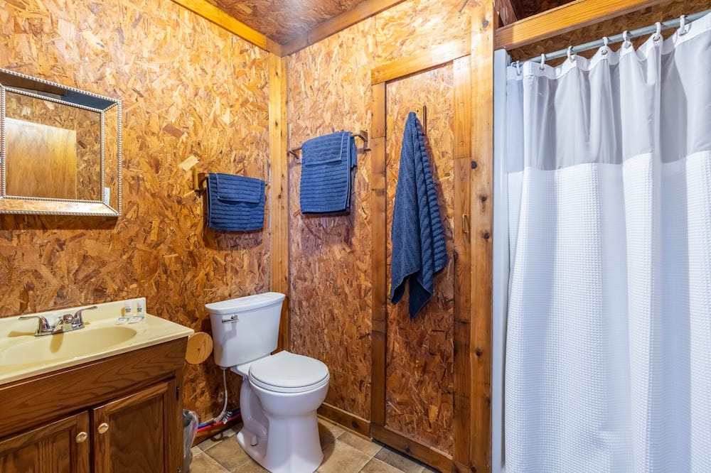 Photo of Bathroom in Yantis
