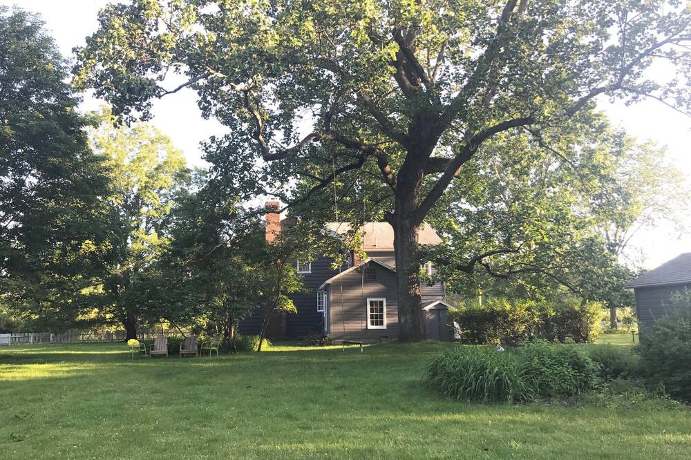 Photo of Others in Hollowville