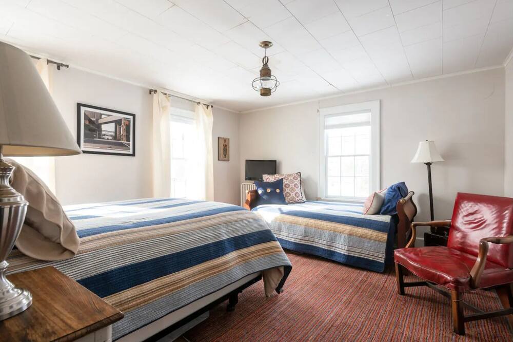 Photo of Bedroom in Hollowville