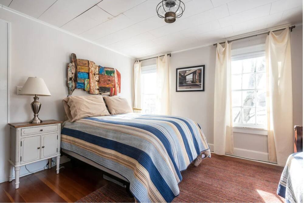 Photo of Bedroom in Hollowville