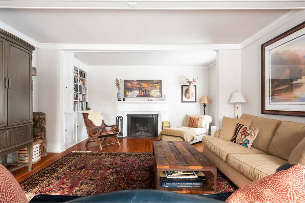 Photo of Bedroom in Hollowville