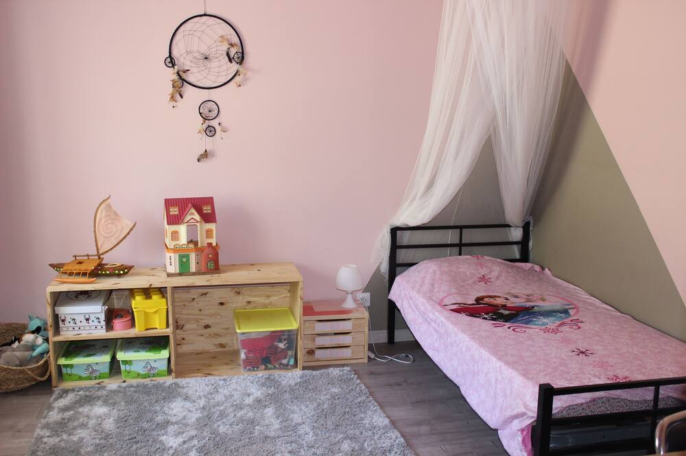 Photo of Bedroom in Granges-les-Beaumont