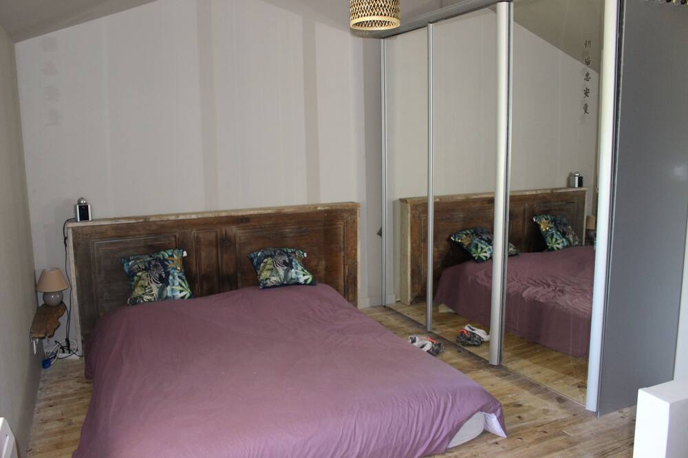 Photo of Bedroom in Granges-les-Beaumont