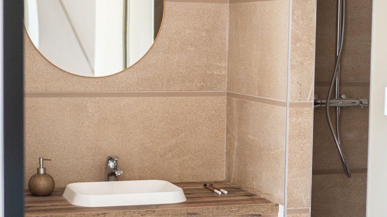 Photo of Bathroom in Opoul-Perillos