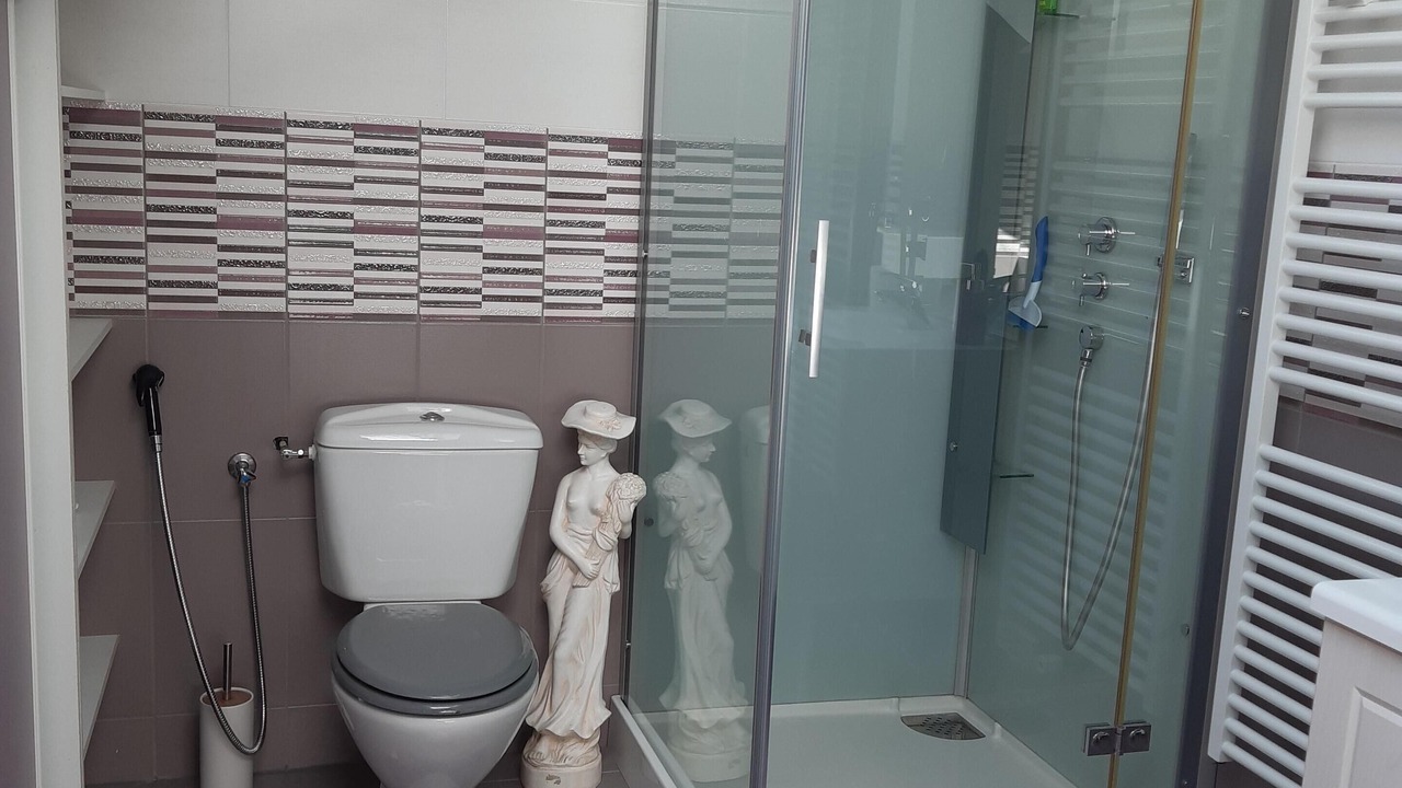 Photo of Bathroom in Dampierre-sur-Salon