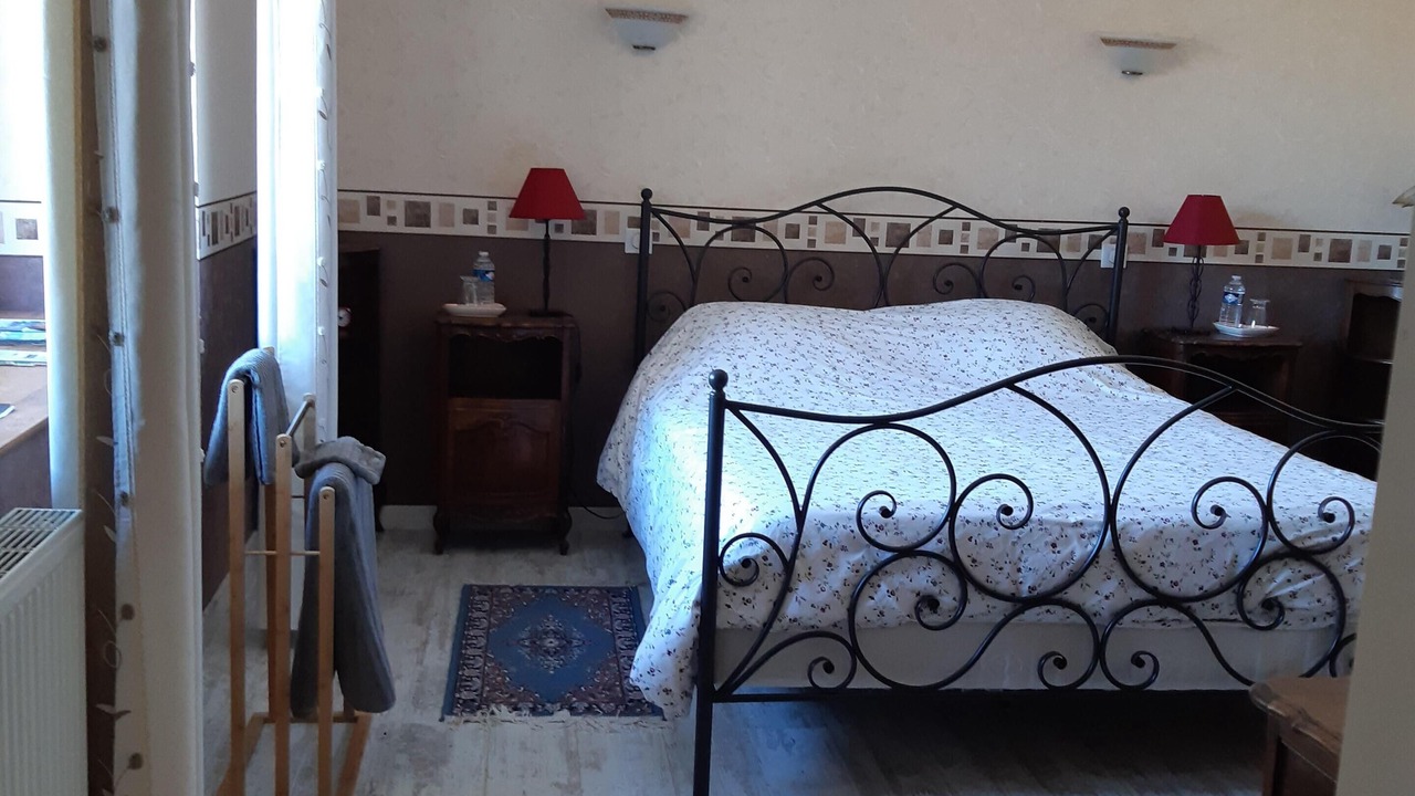 Photo of Bathroom in Dampierre-sur-Salon