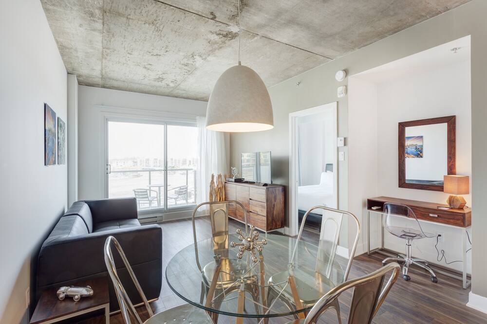 Photo of Livingroom in Brossard