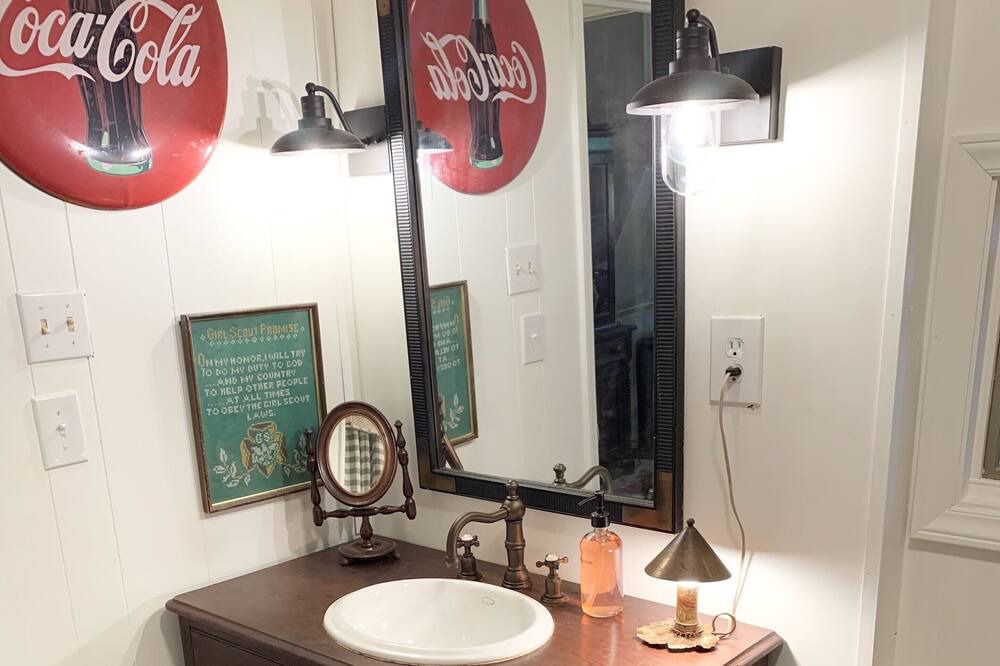 Photo of Bathroom in Cullowhee