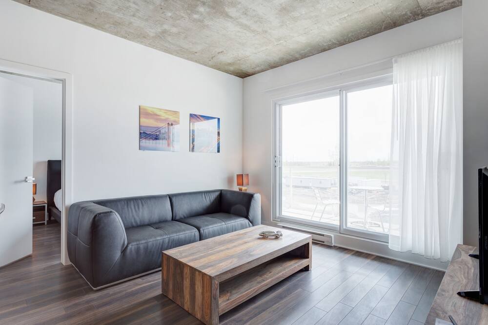 Photo of Livingroom in Brossard