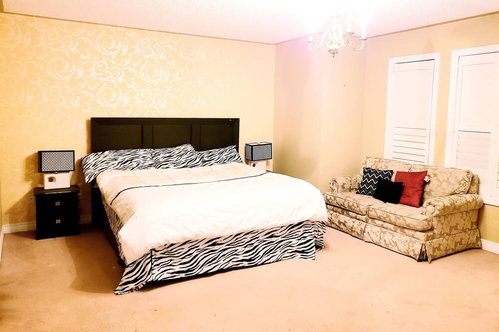 Photo of Bedroom in Erin Mills
