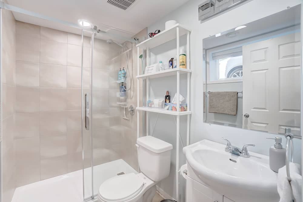 Photo of Bathroom in District des Promenades