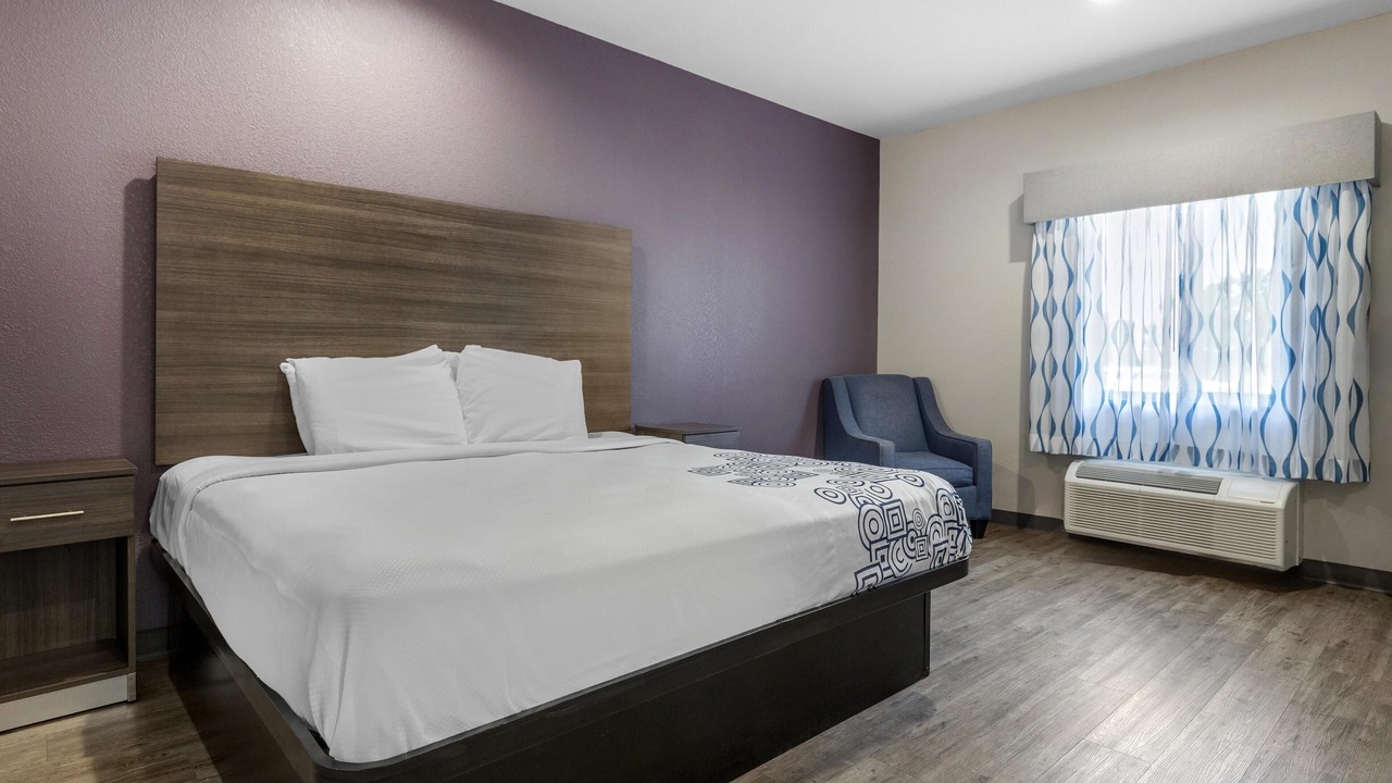 Photo of Bedroom in Ada