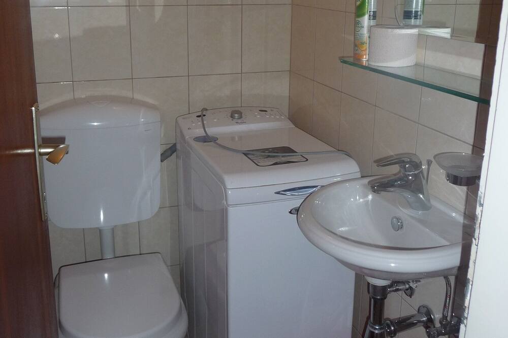 Photo of Bathroom in Cove Makarac (Milna)