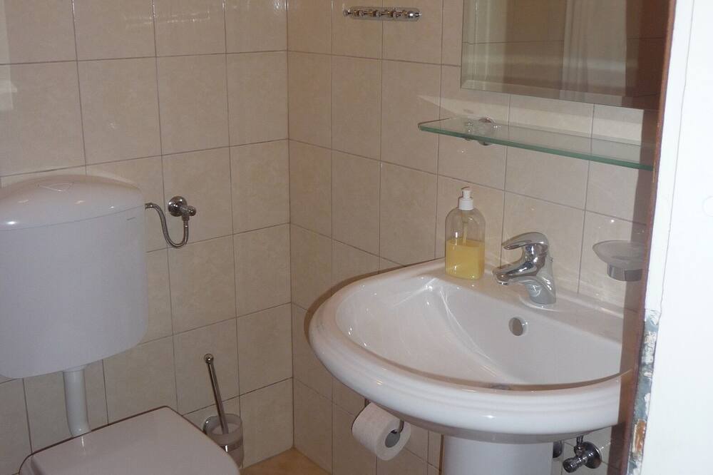 Photo of Bathroom in Cove Makarac (Milna)