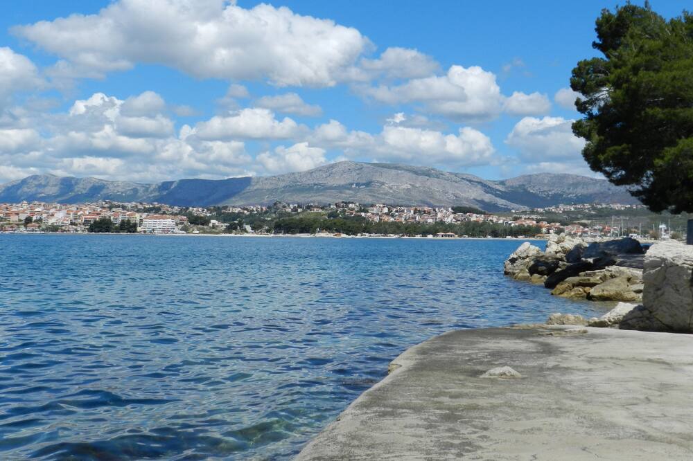 Photo of Others in Cove Makarac (Milna)