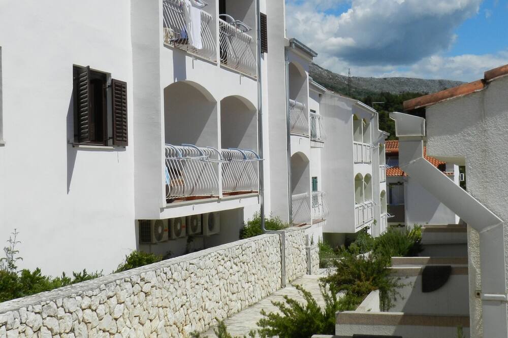 Photo of Outdoor in Cove Makarac (Milna)