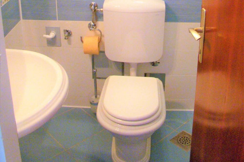 Photo of Bathroom in Cove Makarac (Milna)