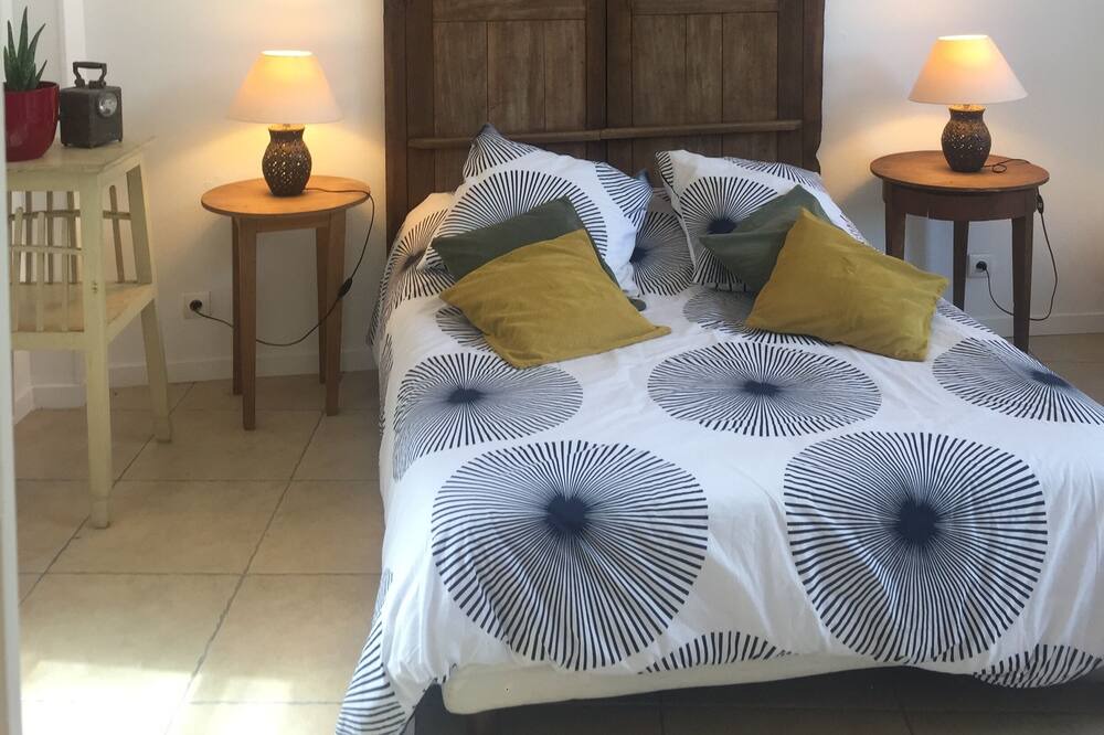 Photo of Bedroom in Saint-Fargeau