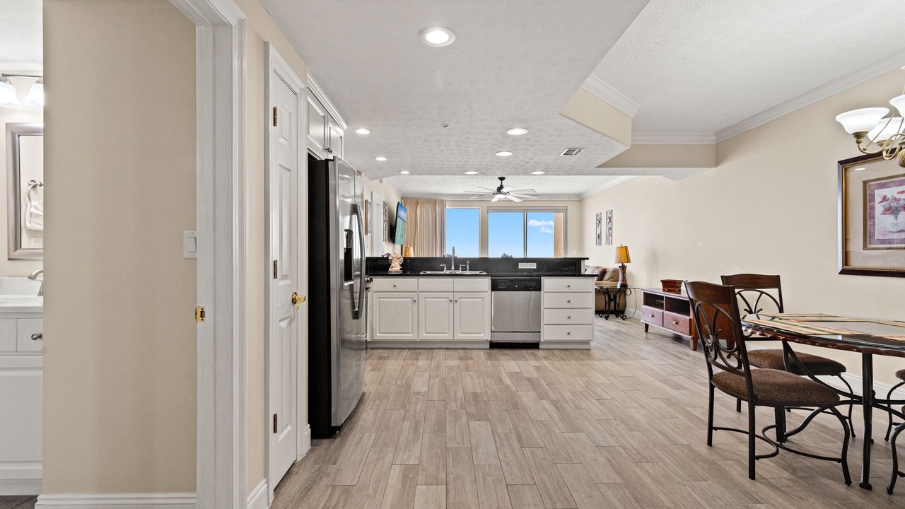 Photo of Kitchen in Lower Grand Lagoon