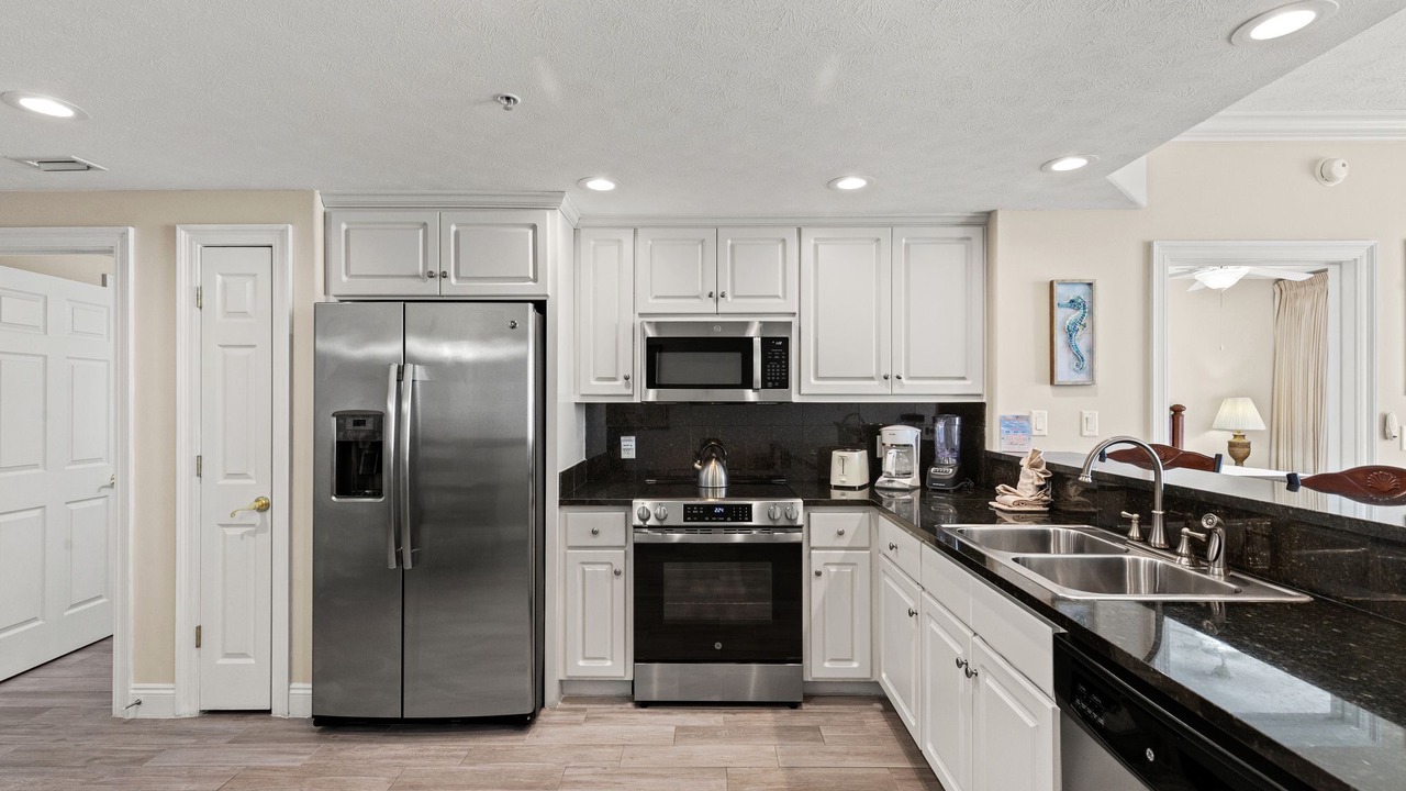 Photo of Kitchen in Lower Grand Lagoon