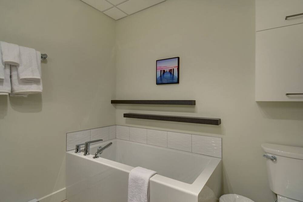 Photo of Bathroom in Cite-Universitaire