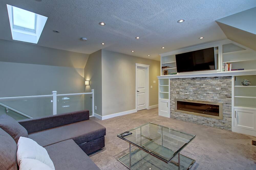 Photo of Livingroom in Crescent Heights