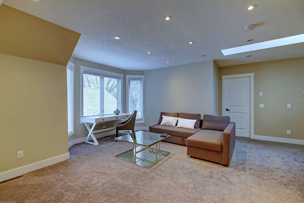 Photo of Livingroom in Crescent Heights