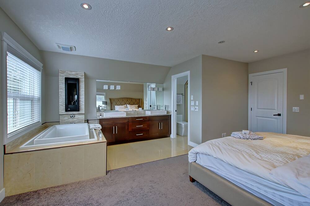 Photo of Bedroom in Crescent Heights