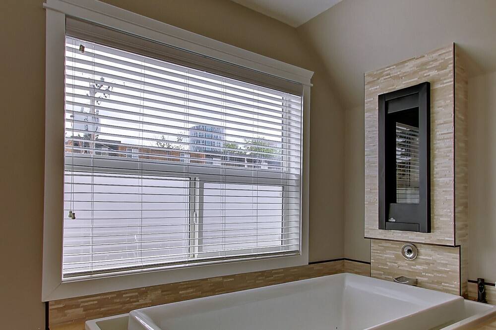 Photo of Others in Crescent Heights