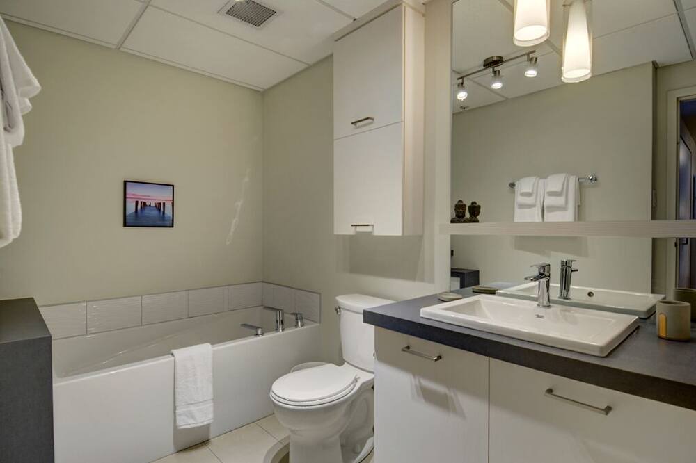 Photo of Bathroom in Cite-Universitaire
