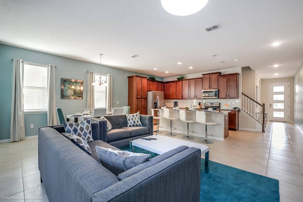 Photo of Livingroom in Four Corners