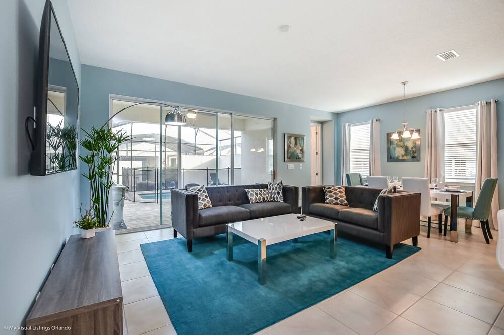 Photo of Livingroom in Four Corners