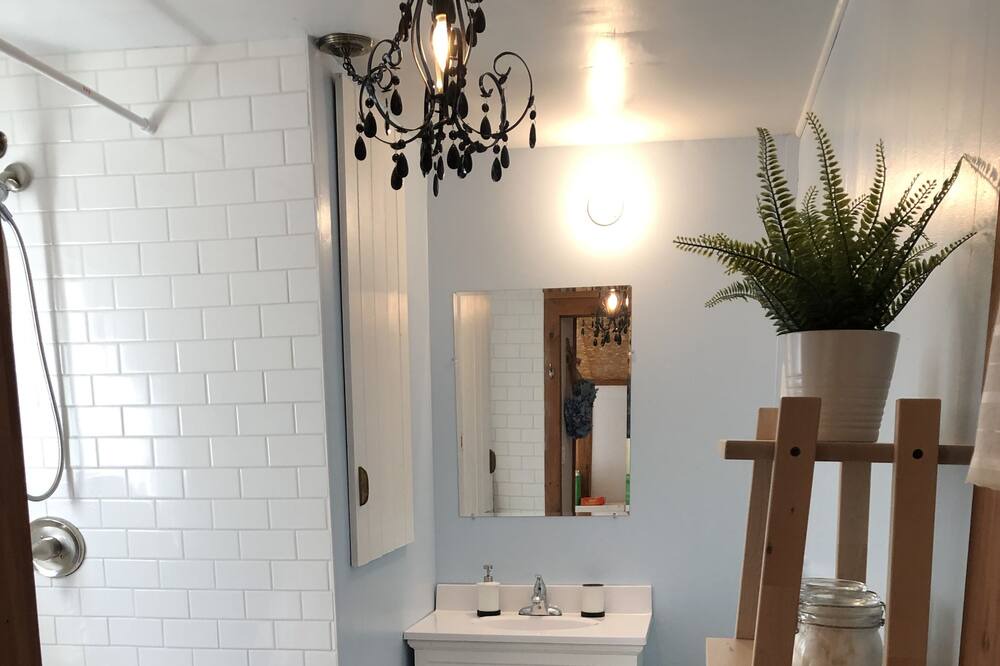 Photo of Bathroom in Faraday