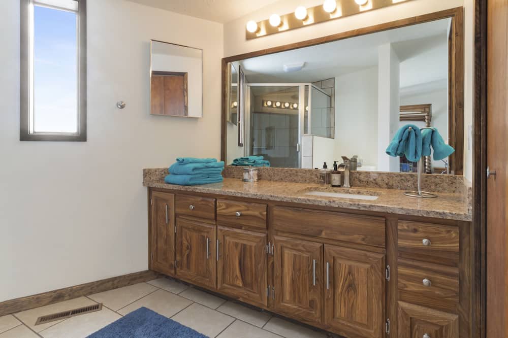 Photo of Bathroom in Northeast Heights