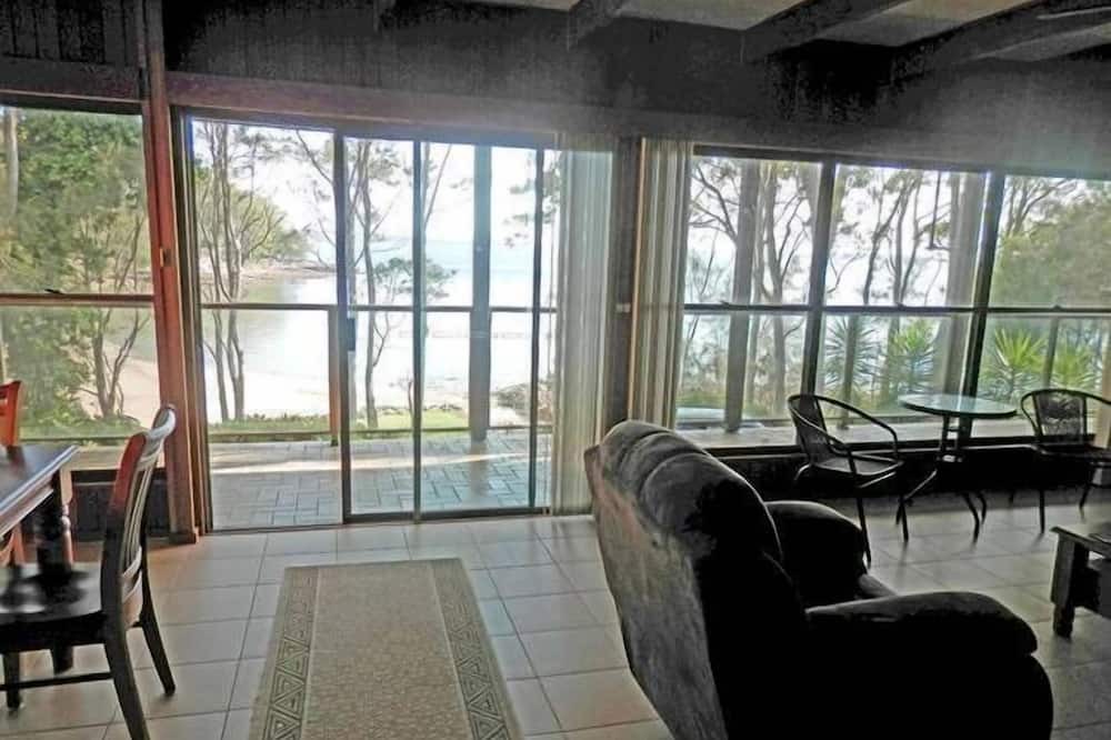 Photo of Livingroom in North Arm Cove