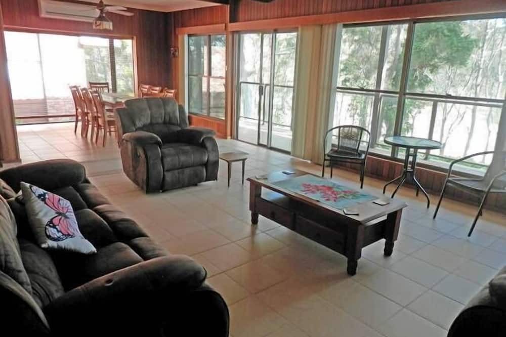 Photo of Livingroom in North Arm Cove