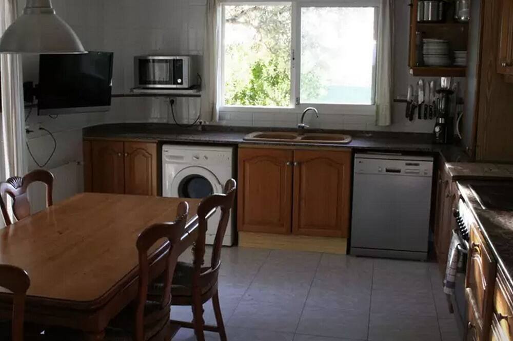 Photo of Kitchen in La Pobla de Vallbona