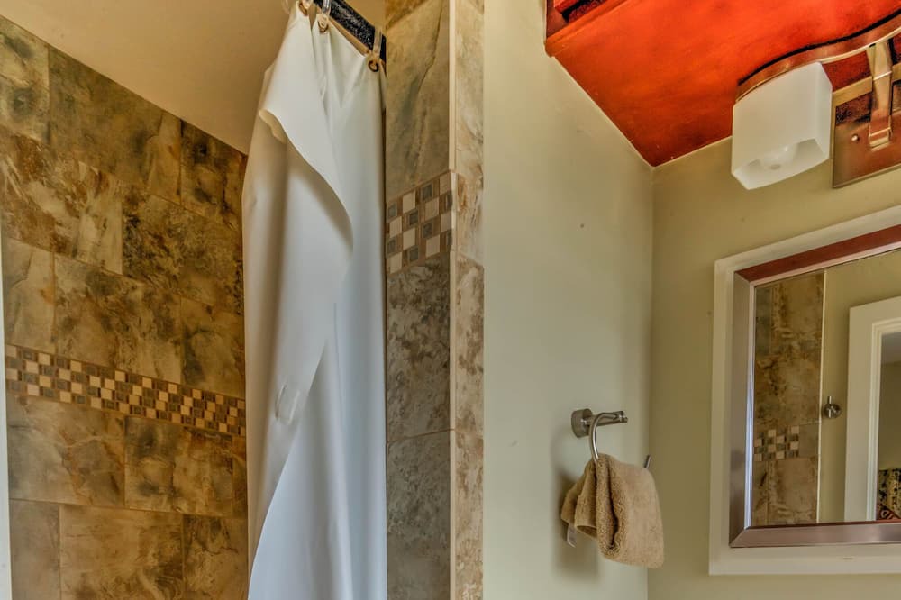 Photo of Bathroom in Poipu