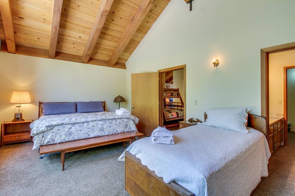 Photo of Others in Tahoe Vista