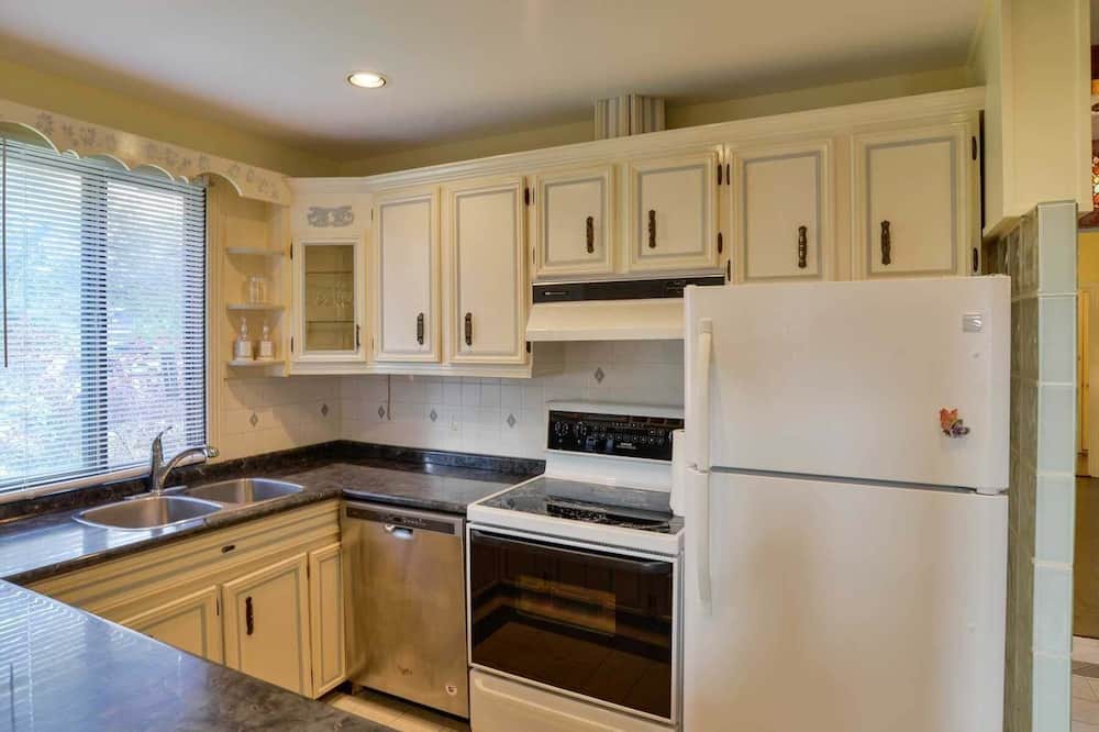 Photo of Kitchen in Lagoon City