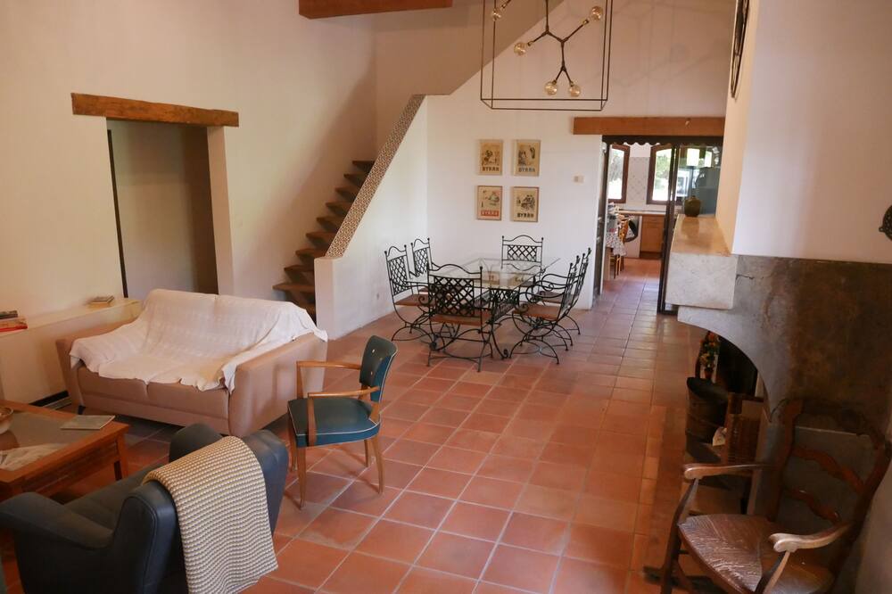 Photo of Livingroom in Thuir