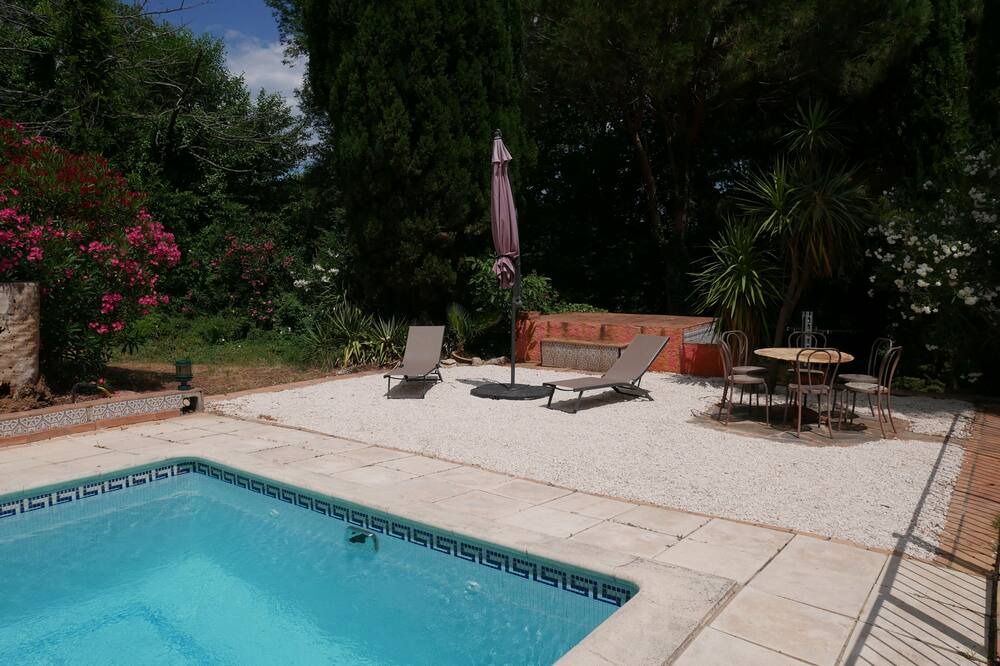 Photo of Outdoor in Thuir