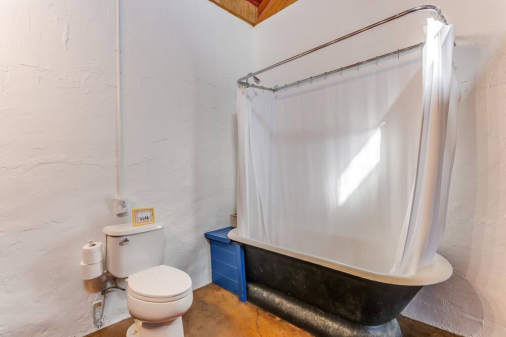 Photo of Bathroom in Hico