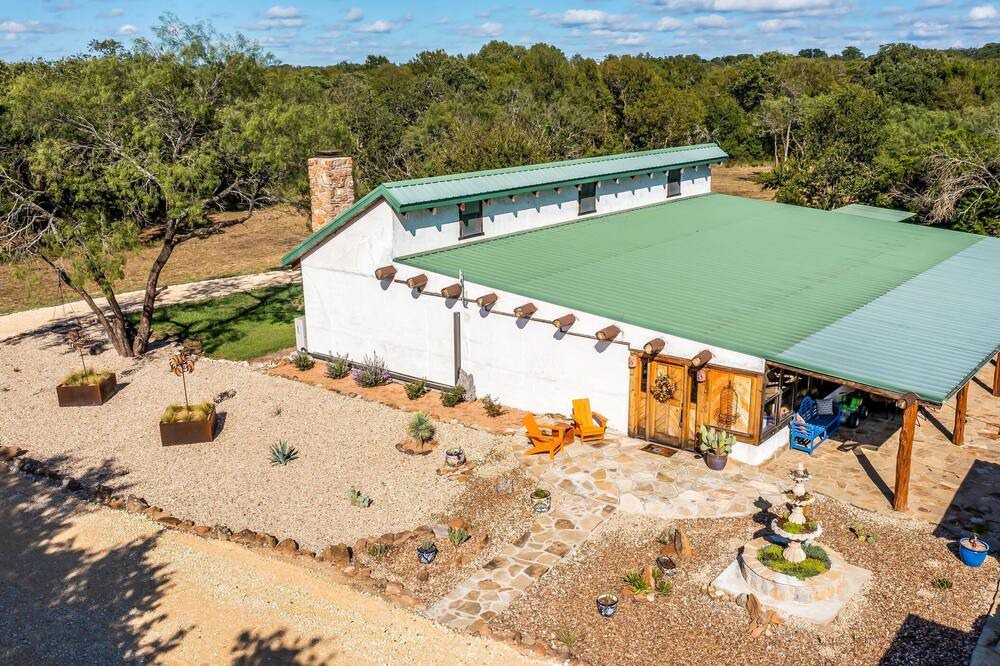 Photo of Others in Hico