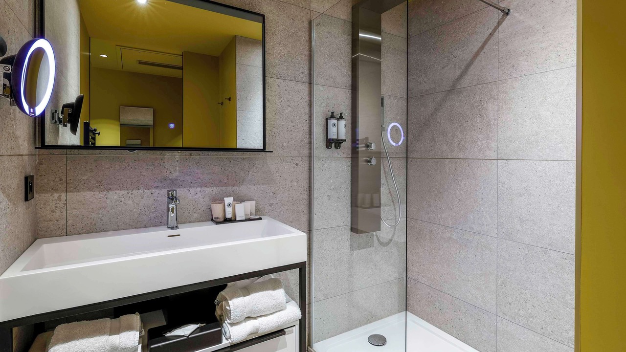 Photo of Bathroom in Republique