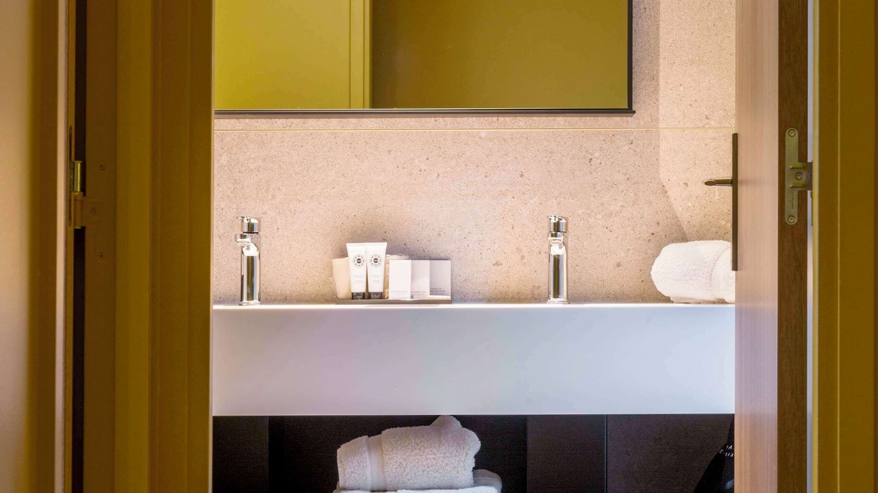 Photo of Bathroom in Republique