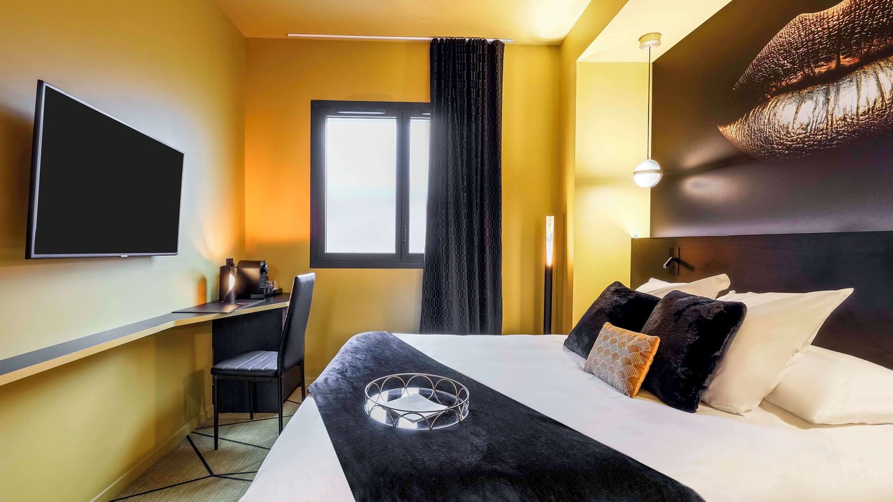 Photo of Bedroom in Republique