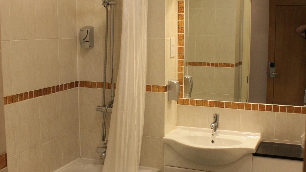 Photo of Bathroom in Lympsham